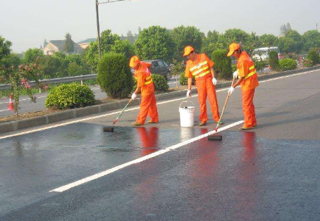 四川 彩色路面喷漆维修改色的使用寿命有多长？